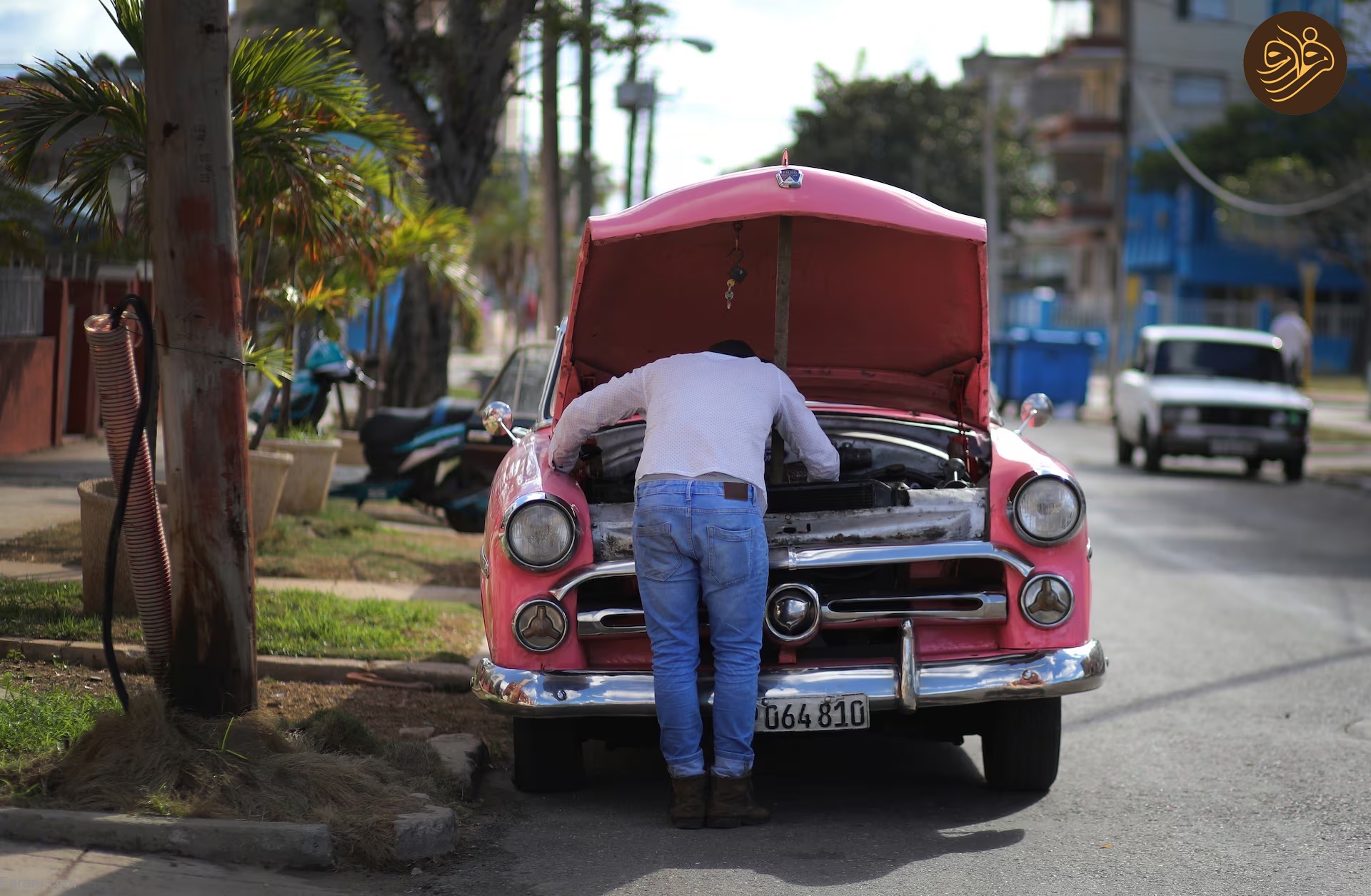 خودرو‌های کلاسیک رنگارنگ در خیابان‌های هاوانا 