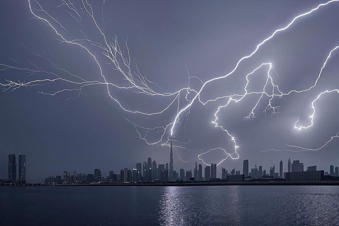  تصویری فوق‌العاده از وقوع رعد و برق در دبی