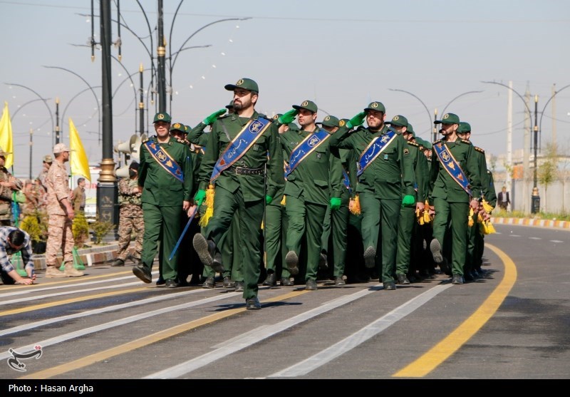 عکس/ مراسم رژه روز ارتش در زنجان، بندرعباس و کرمان