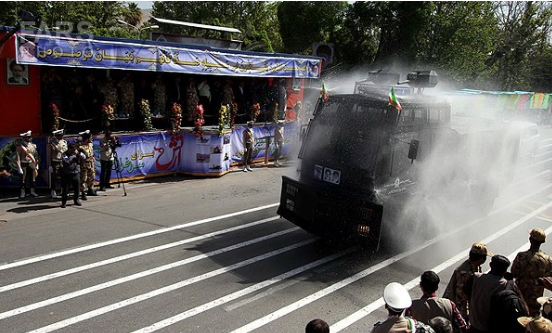اتفاقی عجیب در رژه روز ارتش مشهد؛ فراجا عذرخواهی کرد
