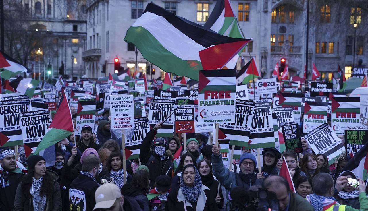 حامیان فلسطین مقابل ساختمان پارلمان انگلیس تجمع کردند