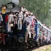 حمل و نقل دلهره آور ریلی در هند 