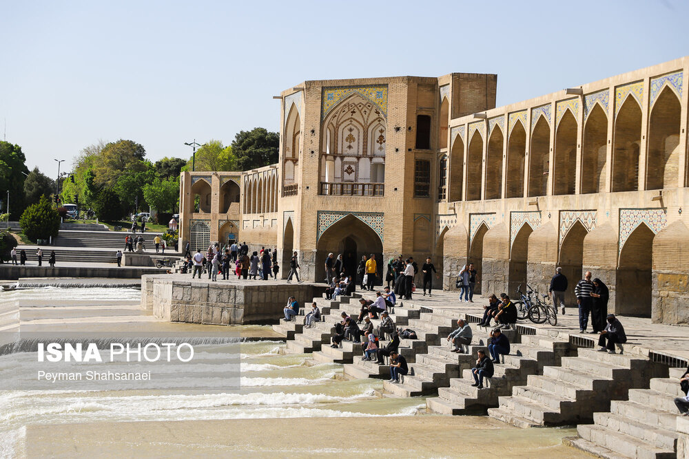 عکس/ زندگی در اصفهان جاری است