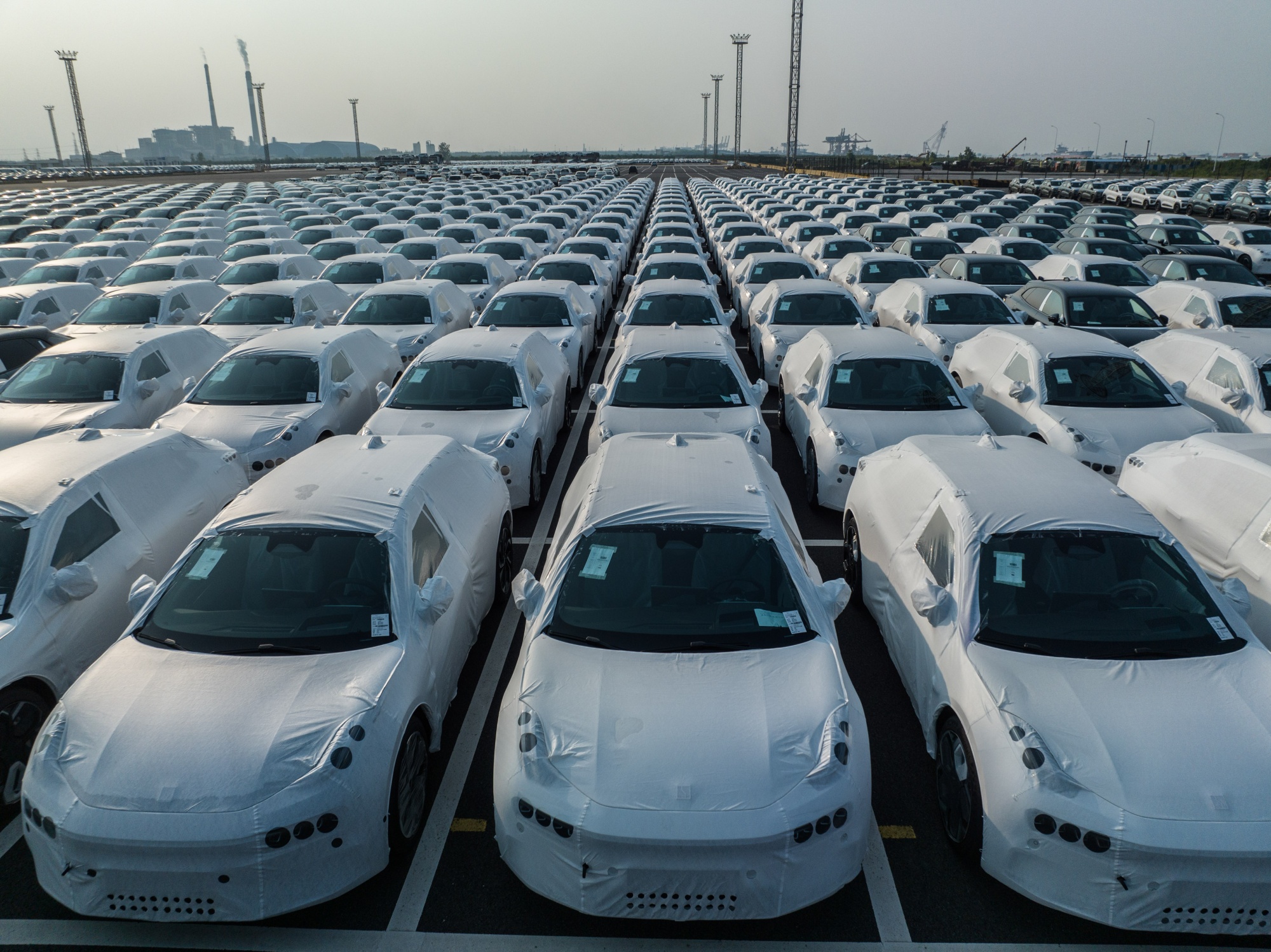 بنادر اروپا؛ پارکینگ خودروهای چینی