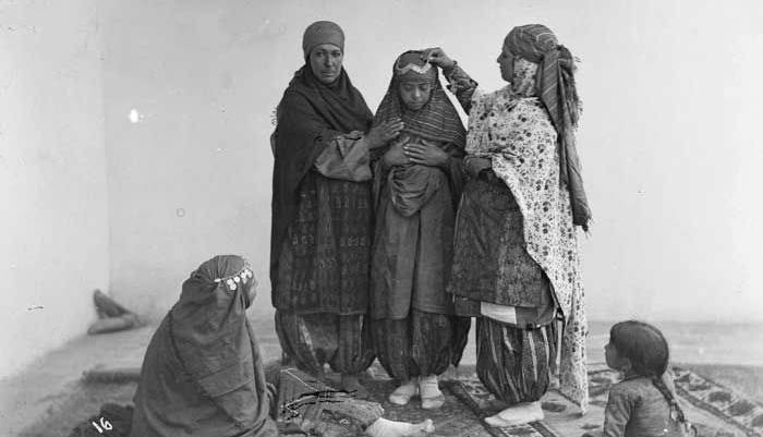 خرافات عجیب ایرانیان دوران قاجار؛ از ناخن هدهد تا آش مخصوص شاه برای جلوگیری از وبا