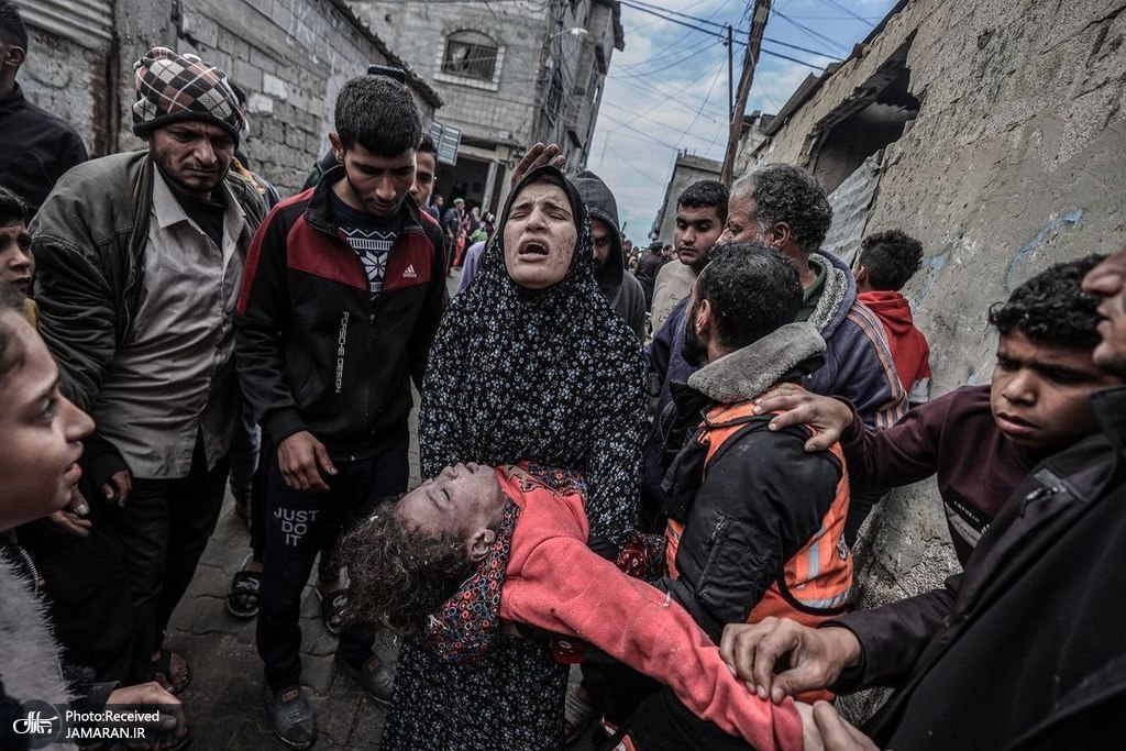 وداع دردناک مادر فلسطینی با فرزندش
