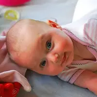 لحظات حساس از نجات نوزاد 3 روزه توسط هلال احمر