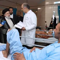 عکس/ بازدید رئیس جمهور از بیمارستان شهدای یافت‌آباد و پیگیری مشکلات مردم