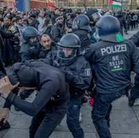 برخورد خشونت‌آمیز پلیس آلمان با دانشجویان حامی فلسطین