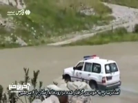 نجات خودروی گرفتارشده از رودخانه زمکان با 6 سرنشین