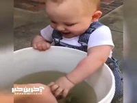 ذوق و شوق عجیب یک بچه هنگام در دست گرفتن ماهی
