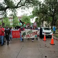 حمله پلیس اسب‌سوار آمریکا به معترضان در دانشگاه «تولین»