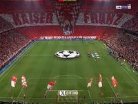 طرح موزائیکی هواداران بایرن مونیخ پیش از شروع بازی امشب مقابل رئال مادرید