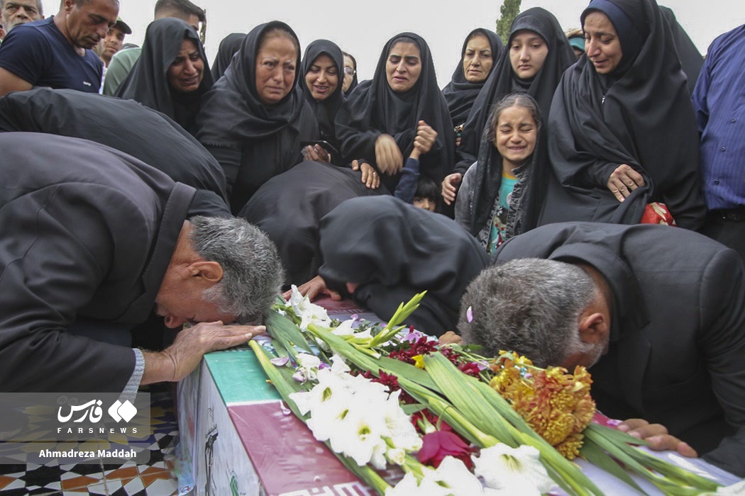 عکس/ استقبال از پیکر مطهر شهید دفاع مقدس در شیراز