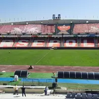 آماده‌سازی چمن استادیوم آزادی برای ال‌کلاسیکوی وطنی