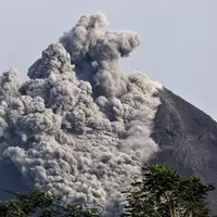 فوران یک آتشفشان در اندونزی و تخلیه ساکنان