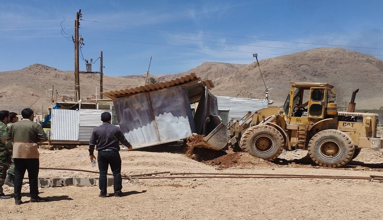 رفع تصرف ۲۰ هزار مترمربع از اراضی ملی فرخ‌شهر
