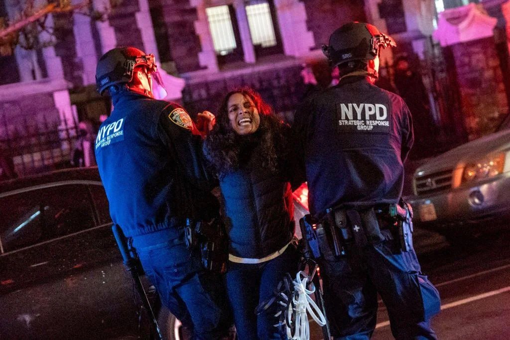 بازداشت ۳۰۰ دانشجوی معترض در نیویورک