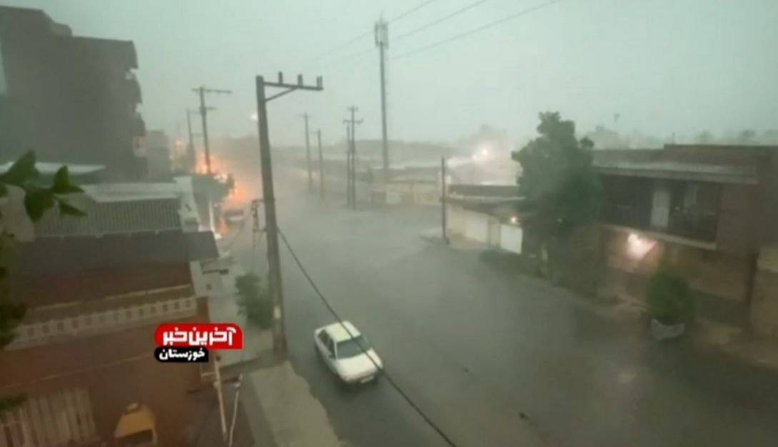 بارش‌های سیل‌آسا در اهواز و چند شهر خوزستان؛ بارندگی‌ها تا فردا ادامه دارد