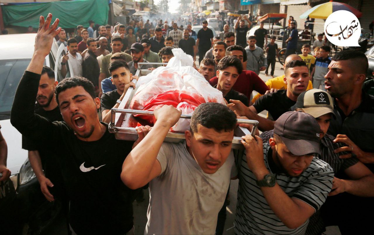عکس/ تصاویری دلخراش از مراسم تشییع پیکر شهدای بمباران اردوگاه البریج در مرکز باریکه غزه 