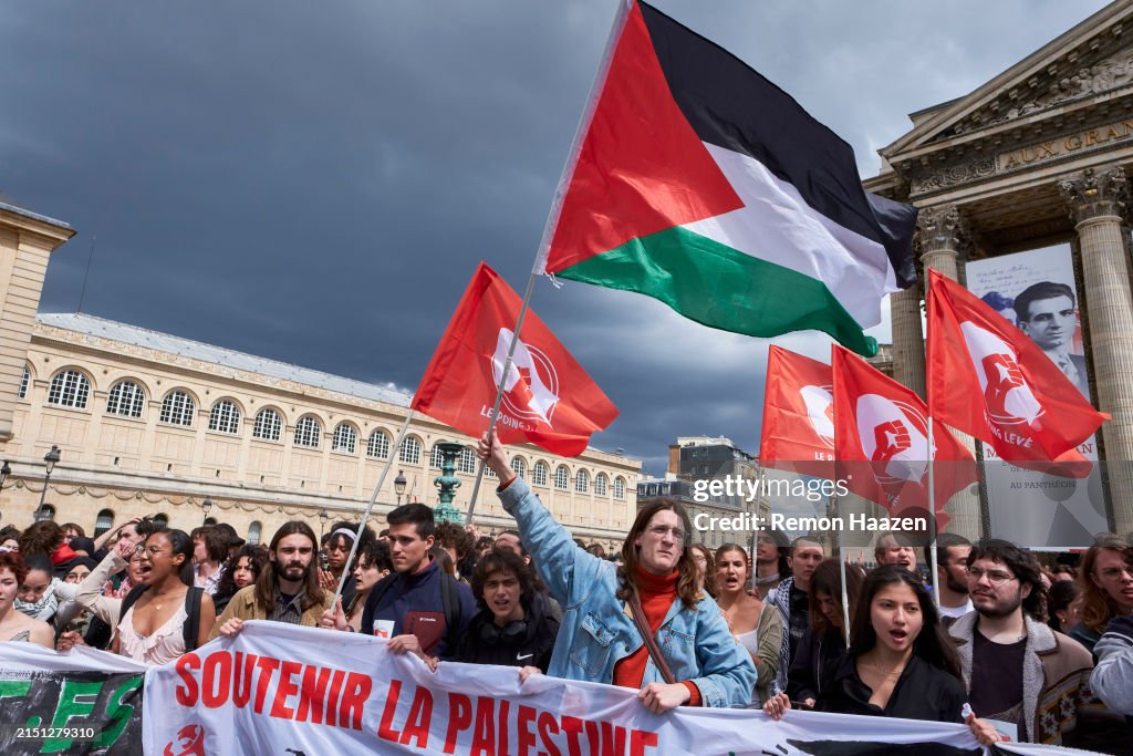 عکس/ تصاویری از تظاهرات دانشجویان در پاریس   