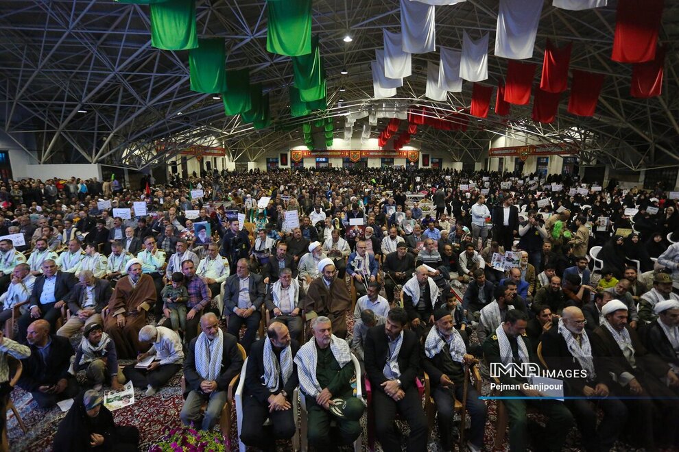 عکس/ تجمع مردم اصفهان در حمایت از طرح عفاف و حجاب