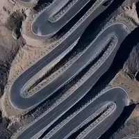 جاده‌ای شبیه اژدها با ۲۰۰ پیچ در چین