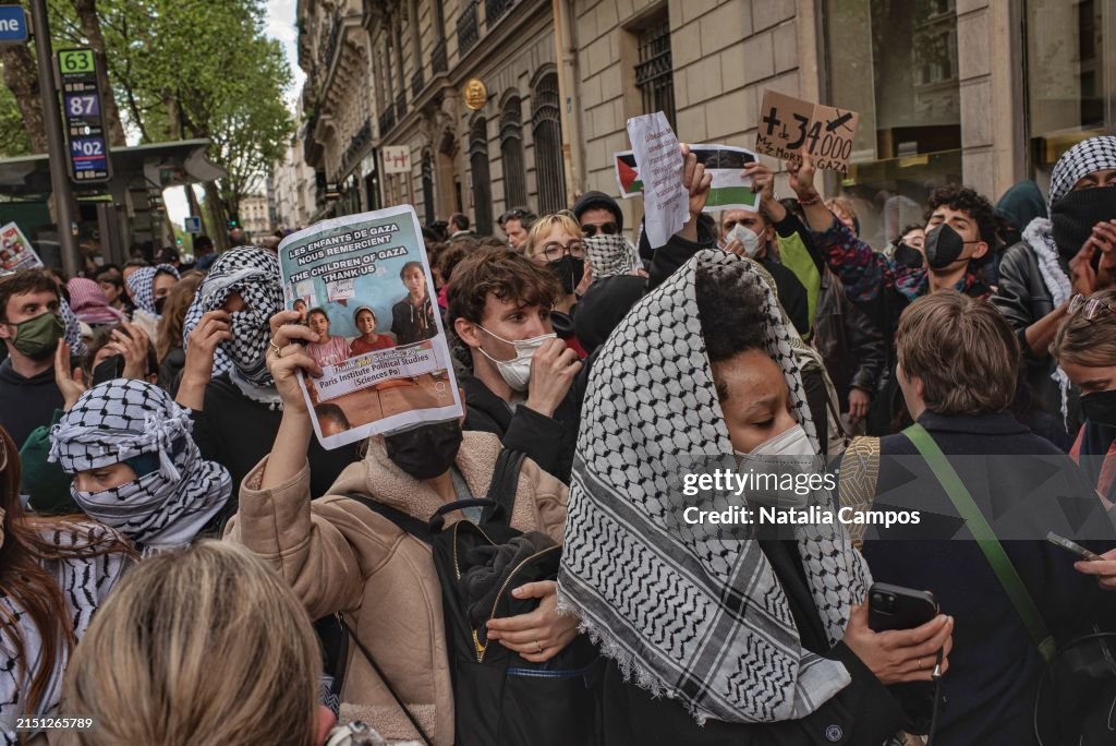 عکس/ تصاویری از تظاهرات دانشجویان در پاریس   