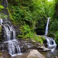 آبشار دوقلوی زمرد حویق در دل کوه‌های تالش
