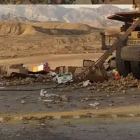 عکس/ آتش‌سوزی تریلر پس از برخورد با بنز تک در مسیر کهورستان - لار