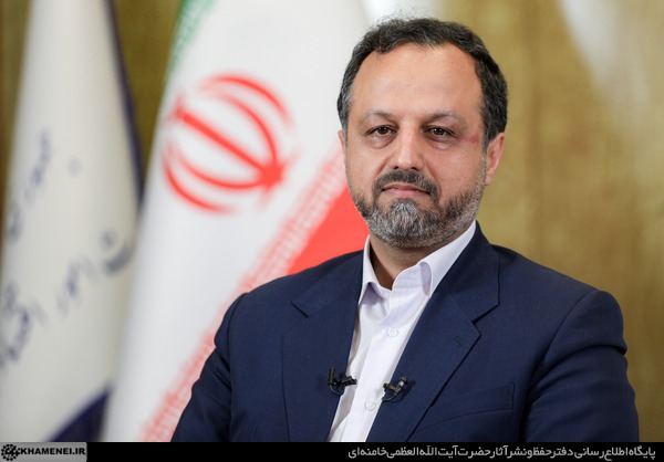 وزیر اقتصاد: برای اولین‌بار در تاریخ اقتصاد ایران بدون استقراض، بودجه عمومی را رتق و فتق کردیم