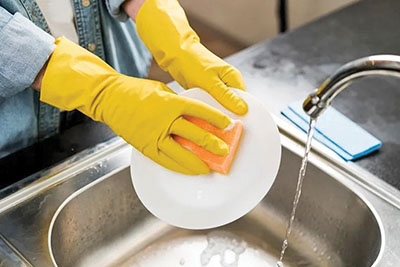 9 مزیت شستن ظرف‌ها با آب گرم  