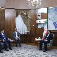 مخبر: ایران و عراق در مبادلات اقتصادی از ارز ملی استفاده کنند