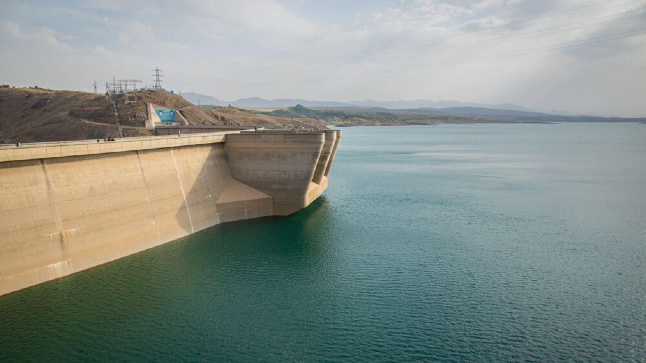 عقب‌نشینی ذخیره سد زاینده‌رود؛ 396 میلیون مترمکعب آب آخرین موجودی