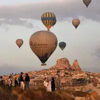 پرواز بالن ها بر فراز منطقه "کاپادوکیا" ترکیه