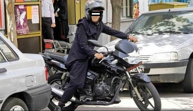 وزیر کشور: گواهینامه موتورسیکلت بانوان فعلا در دستور کار نیست