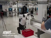ربات اپتیموس حالا می‌تواند در کارخانه تسلا کارهای واقعی انجام دهد