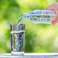جلوگیری از بروز یبوست با نوشیدن آب کافی