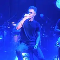 ورژن اجرای زنده آهنگ سیروان خسروی به نام «برگرد»