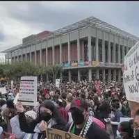 تجمع ضدصهیونیستی دانشجویان دانشگاه کالیفرنیا ادامه دارد