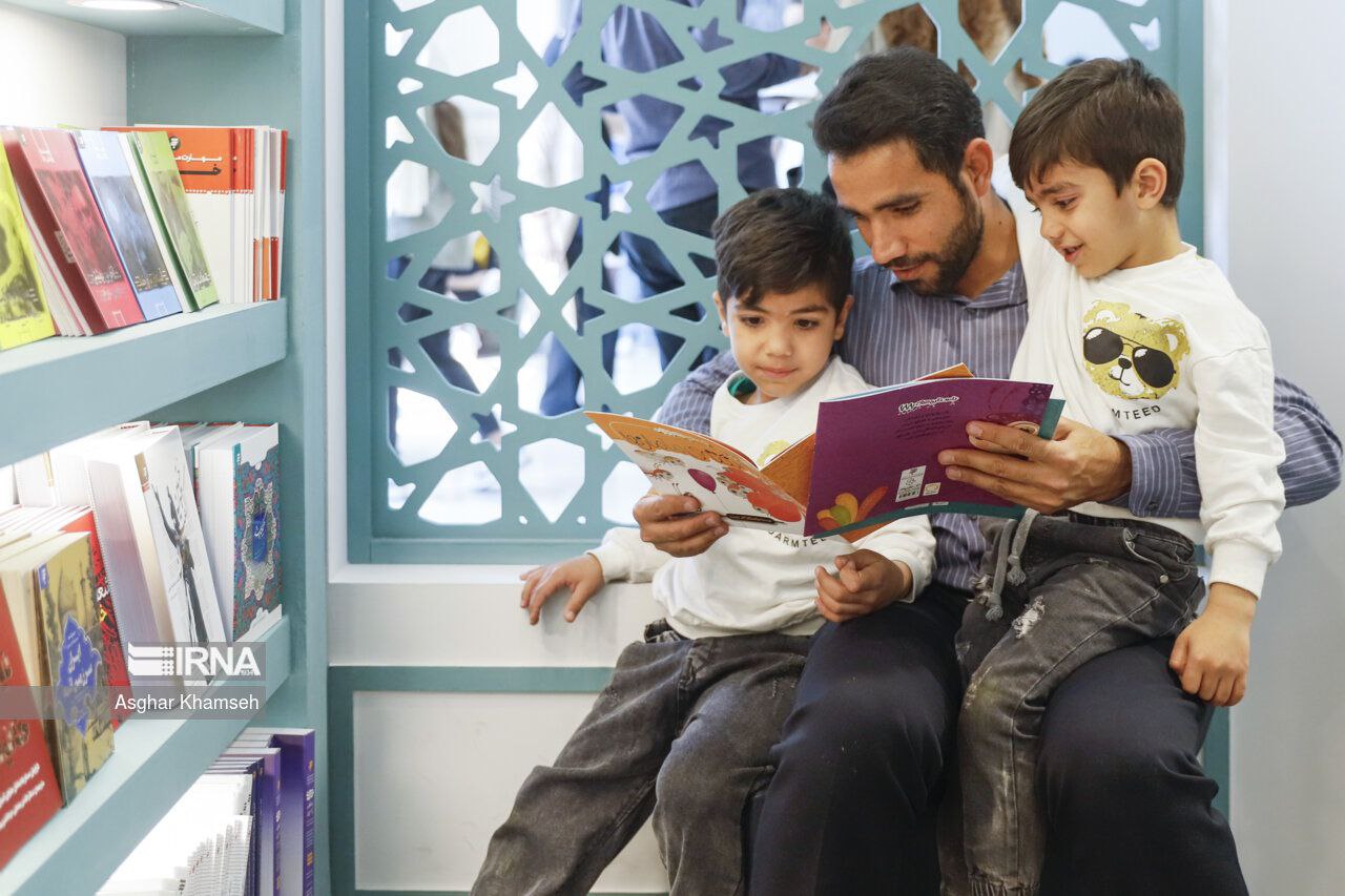 عکس/ روز سوم سی و پنجمین نمایشگاه کتاب تهران