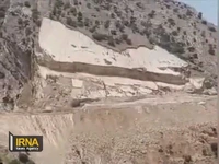 لحظه انفجار ترانشه ورودی تونل کبیرکوه مسیر دره‌شهر به آبدانان