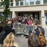 اعتراض در مقابل مرکز ملی سینمای فرانسه