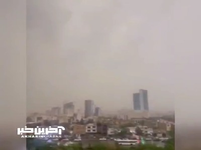 لحظه برخورد رعد و برق به یکی از برج‌های مشهد