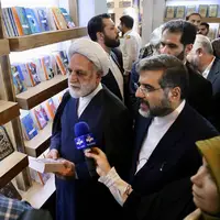 رئیس قوه قضائیه از نمایشگاه کتاب تهران بازدید کرد