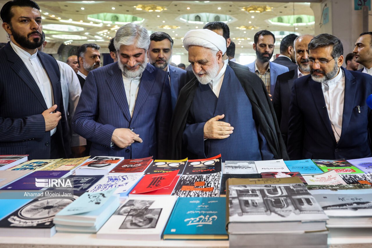 در حاشیه هشتمین روز از سی و پنجمین نمایشگاه کتاب تهران