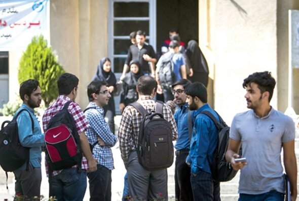 وزارت کار اعلام کرد: از هر 10 نفر بیکار 4 نفر فارغ التحصیل دانشگاهی هستند