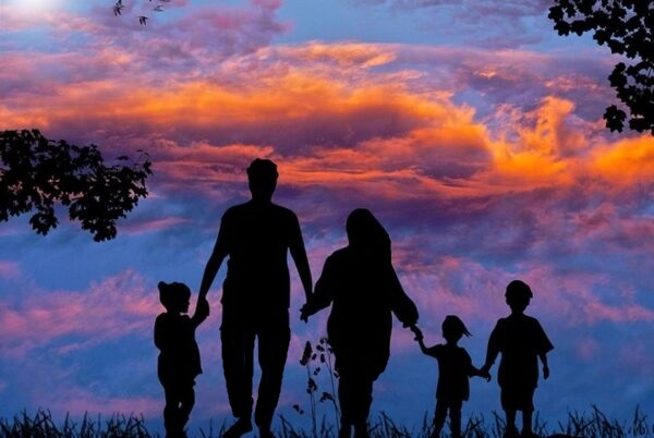 اینفوگرافی/ به‌بهانه روز جهانی خانواده؛ ۶ ویژگی مشترک خانواده‌های موفق 