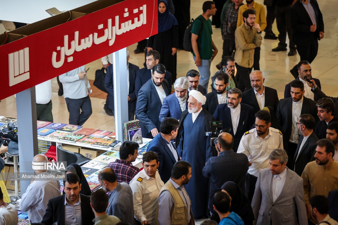 در حاشیه هشتمین روز از سی و پنجمین نمایشگاه کتاب تهران
