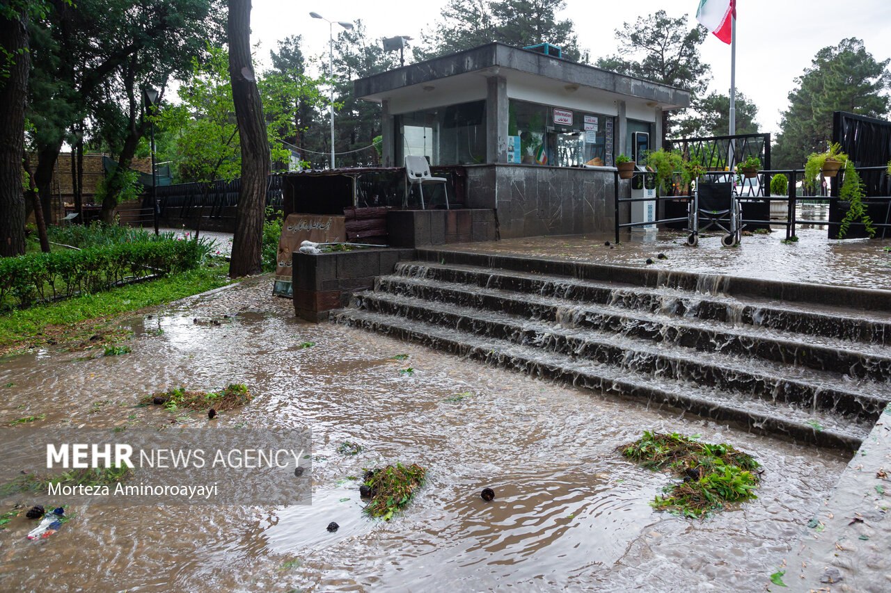 عکس/ سیلاب و بارش شدید باران و تگرگ در نیشابور